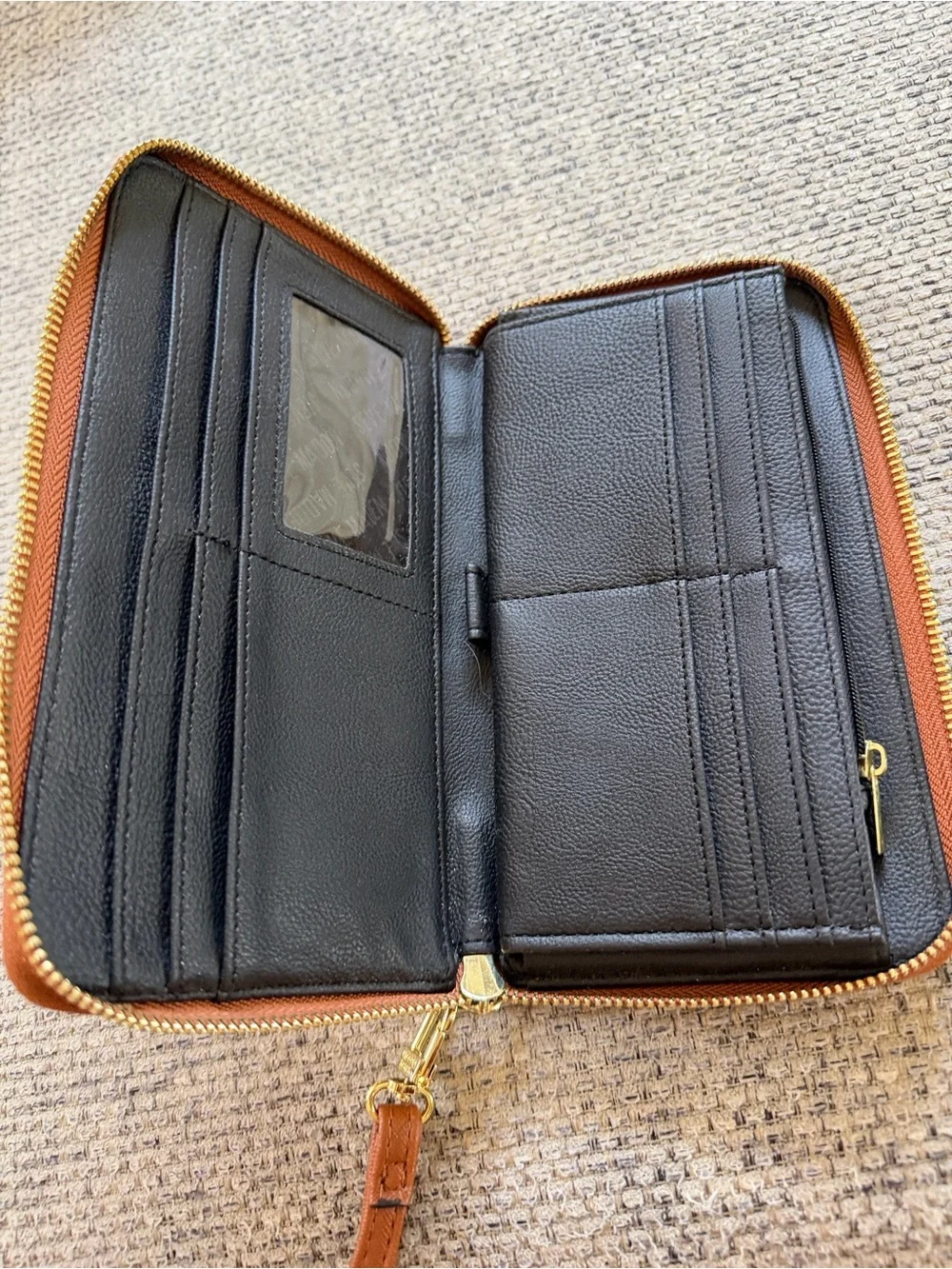 Steve Madden Brown Wristlet with Gold Trim (6)